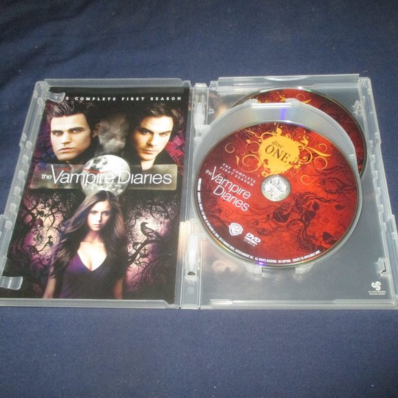 The Vampire Diaries: The Complete First Season (DVD, 2010, 5-Disc Set) - Picture 2 of 5